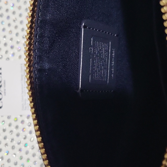 BNWT Authentic Coach Wristlet 💜 - Picture 3 of 4